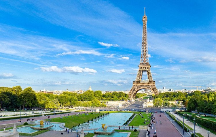 Tháp Eiffel là công trình tiêu biểu tuyệt vời nhất của nước Pháp